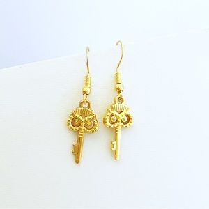 Earrings Old Vintage Antique Keys Owl Boho Victorian Gold Tone Steampunk